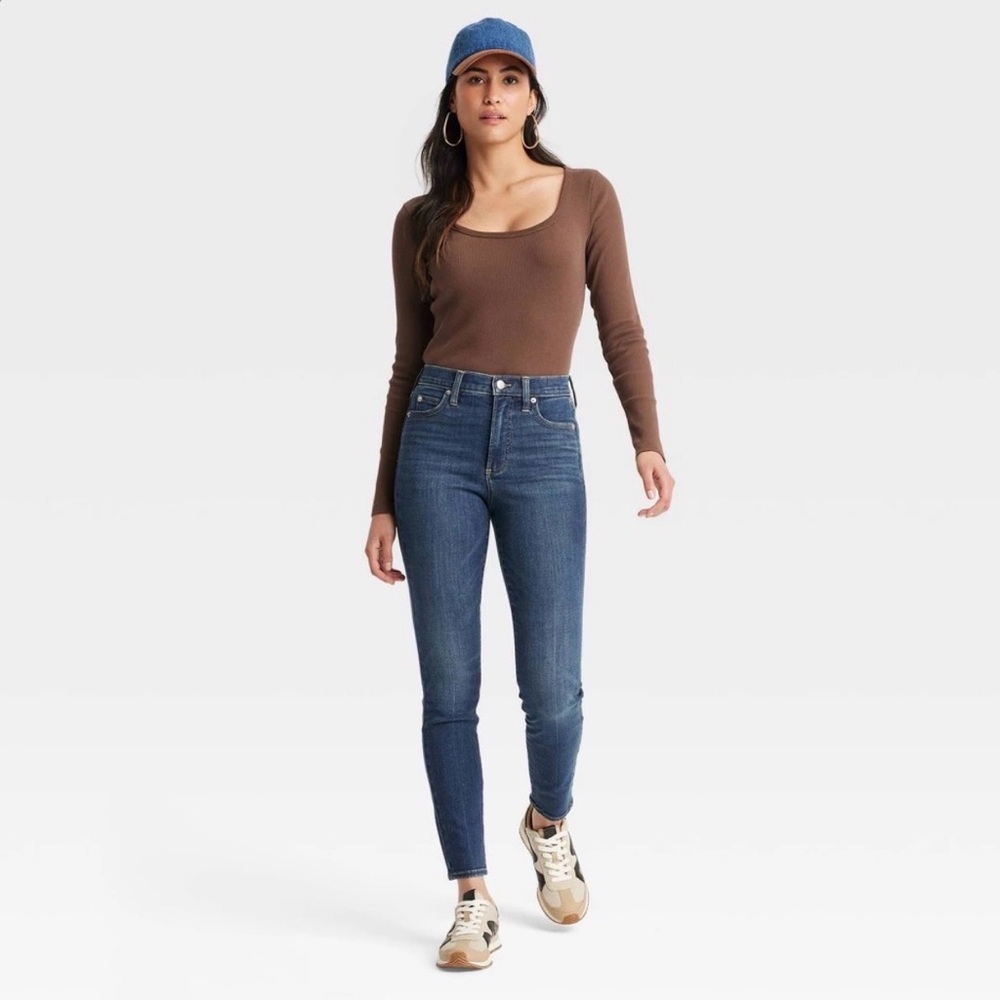 Universal Thread Dark Blue High-Rise Skinny Jeans